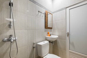 Standard Room | Bathroom