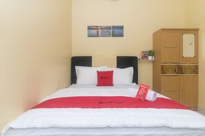 Habitación doble (Reddoorz) | Ropa de cama