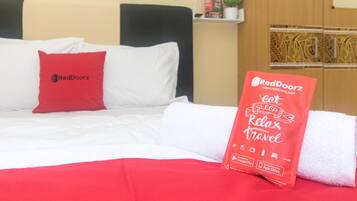 Double Room (Reddoorz) | Bed sheets