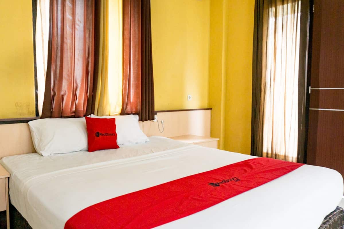 Suite (Reddoorz) | 1 bedroom, bed sheets