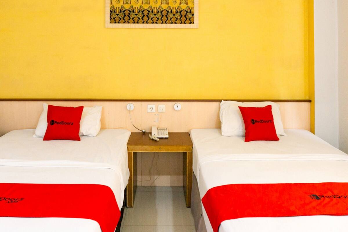 1 bedroom, bed sheets
