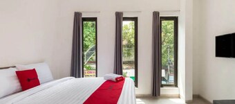 RedDoorz near Kaza Mall Surabaya