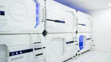 Asrama Umum, asrama campuran (Reddoorz)