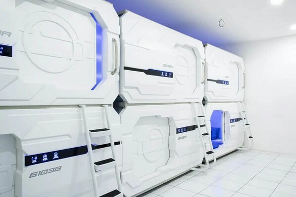 共用宿舍, 男女混合宿舍 (Reddoorz)