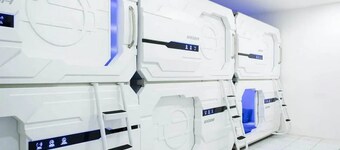 RedDoorz Hostel near Taman Puring