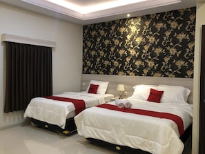 Family Room (Reddoorz) - RedDoorz Plus near Solo Paragon Mall (Surakarta)