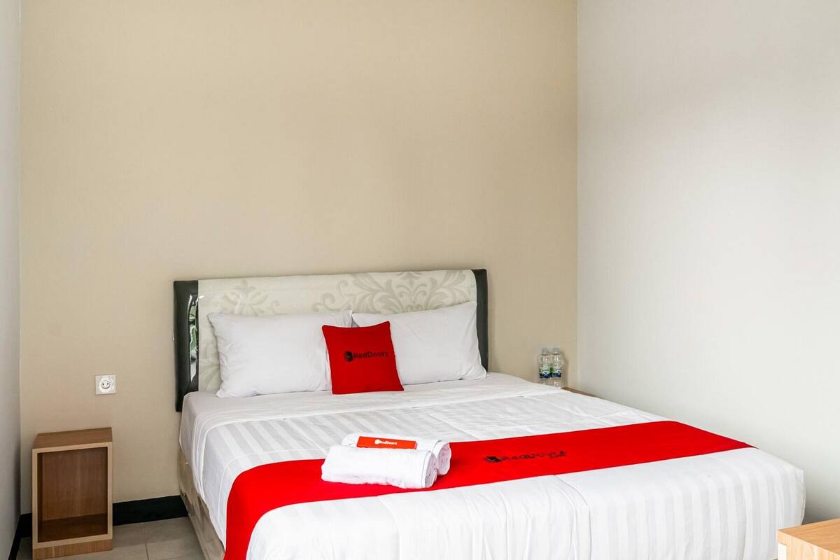 Kamar Double (Reddoorz)