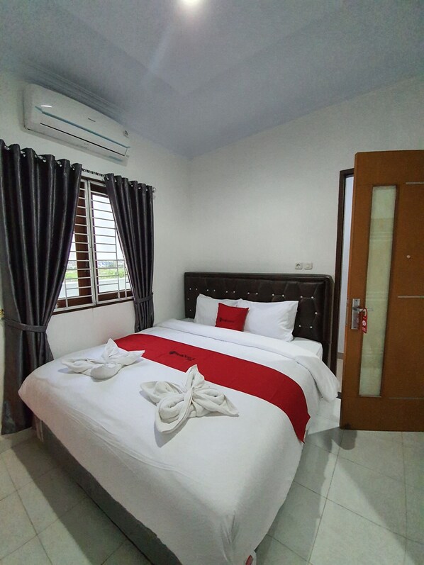 Double Room (Reddoorz) - RedDoorz near CitraLand Gama City Medan (Medan)