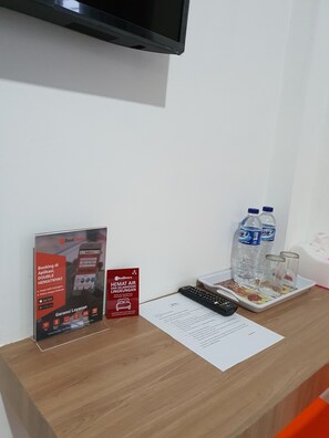 Room - RedDoorz near CitraLand Gama City Medan (Medan)