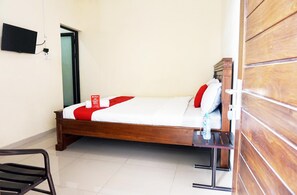 Double Room (Reddoorz) | Free WiFi