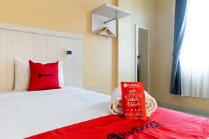 Habitación Premium con 2 camas individuales (Reddoorz)