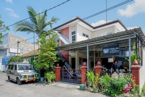 ด้านหน้าที่พัก