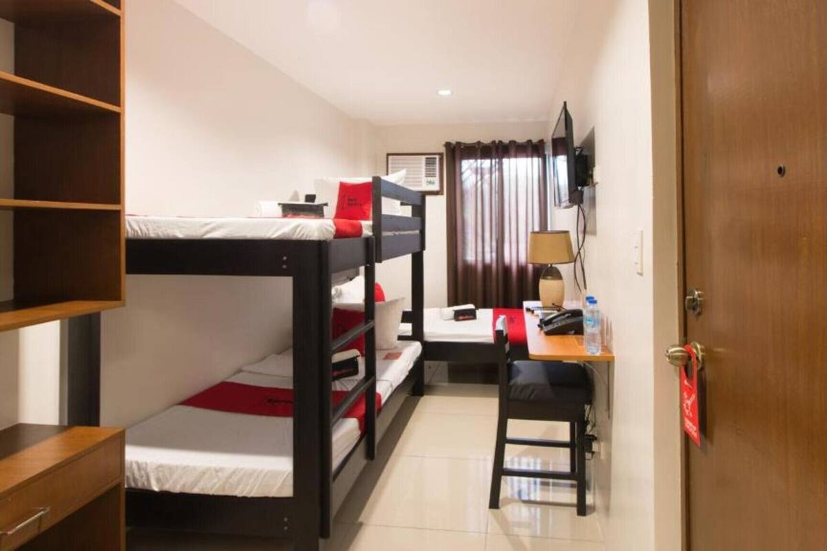 Desk, WiFi (free), bed sheets