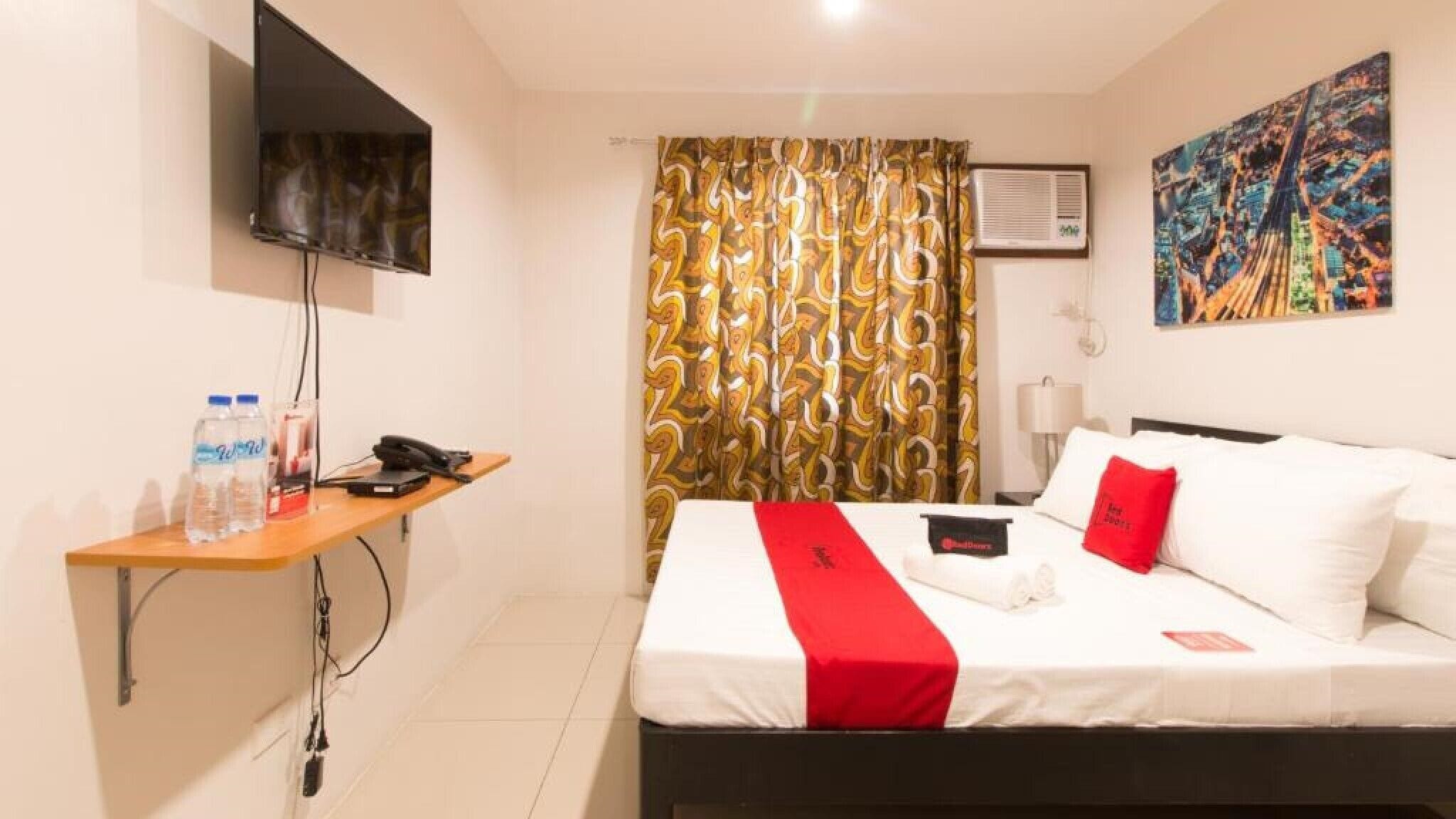 Desk, WiFi (free), bed sheets