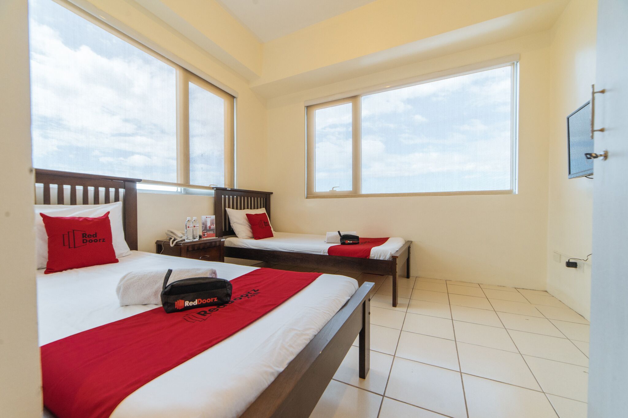 Foto - RedDoorz Plus @ E Rodriguez Corner Banawe