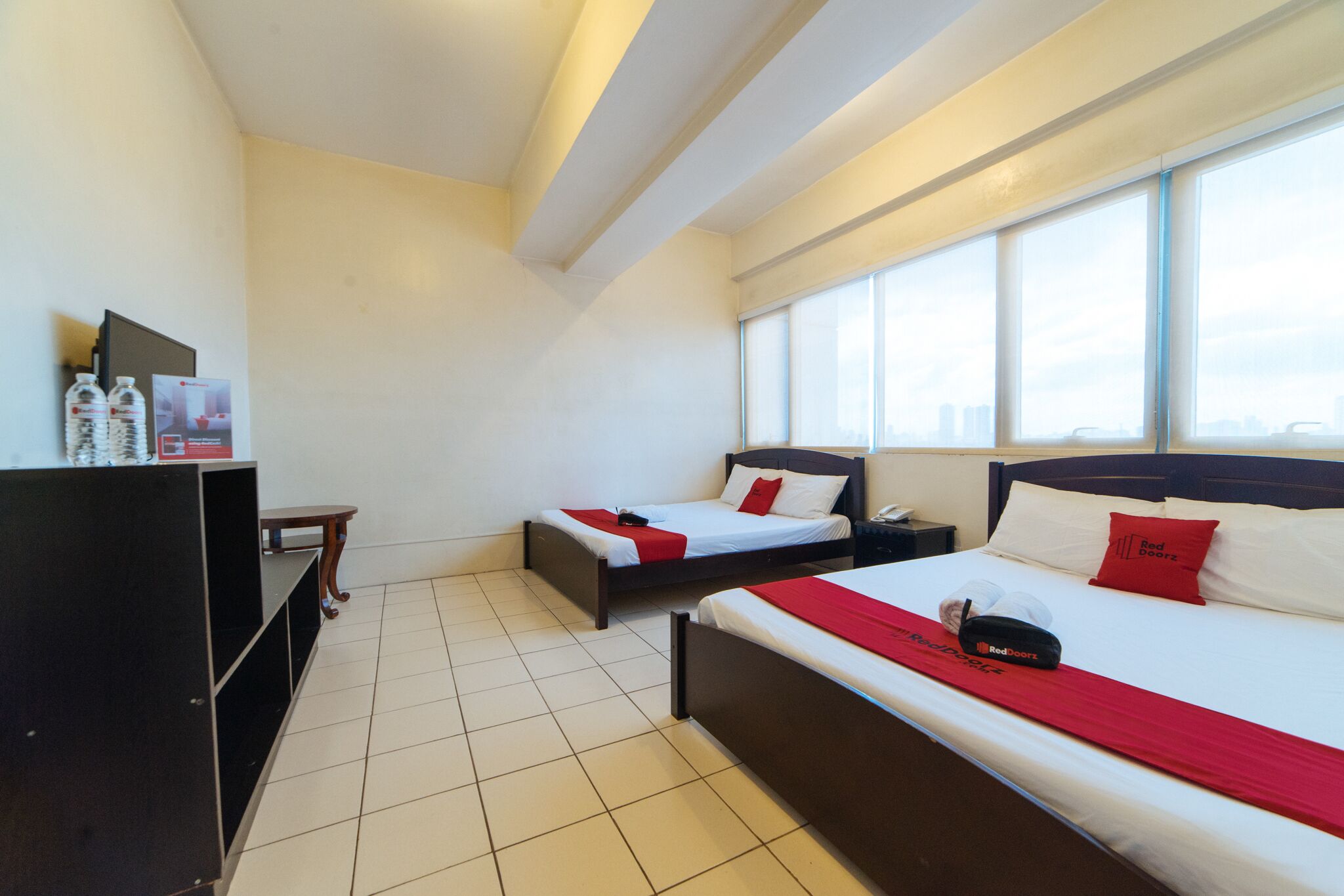 Foto - RedDoorz Plus @ E Rodriguez Corner Banawe