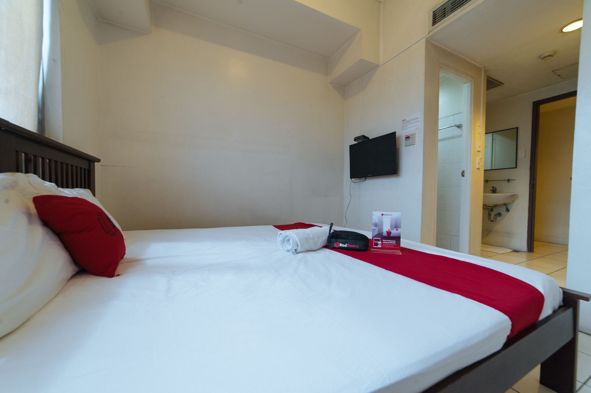 Foto - RedDoorz Plus @ E Rodriguez Corner Banawe