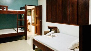 Room - RedDoorz Hostel @ Deomar Hometel & Farm Cafe Vigan Ilocos (San Vicente)
