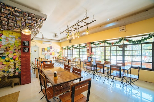 RedDoorz near San Juanico Bridge Tacloban