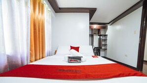 Double Room (Reddoorz) | Desk, free WiFi - RedDoorz near San Juanico Bridge Tacloban (Tacloban)