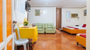 Living area - RedDoorz near East Avenue Medical Center (Quezon City)