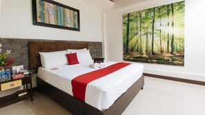 Desk - RedDoorz Plus @ Melsol Metro Vigan (Bantay)