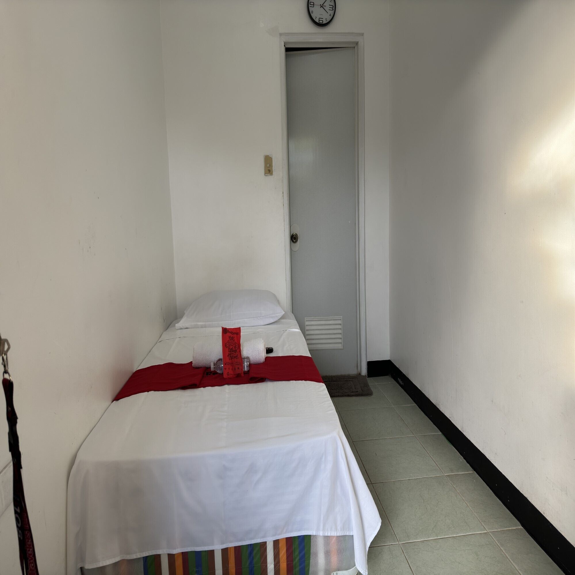 WiFi, bed sheets