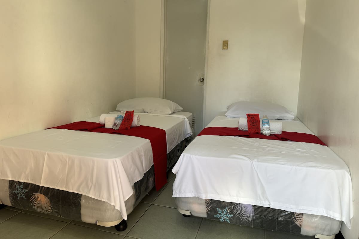 Twin Room | 1 bedroom, WiFi, bed sheets