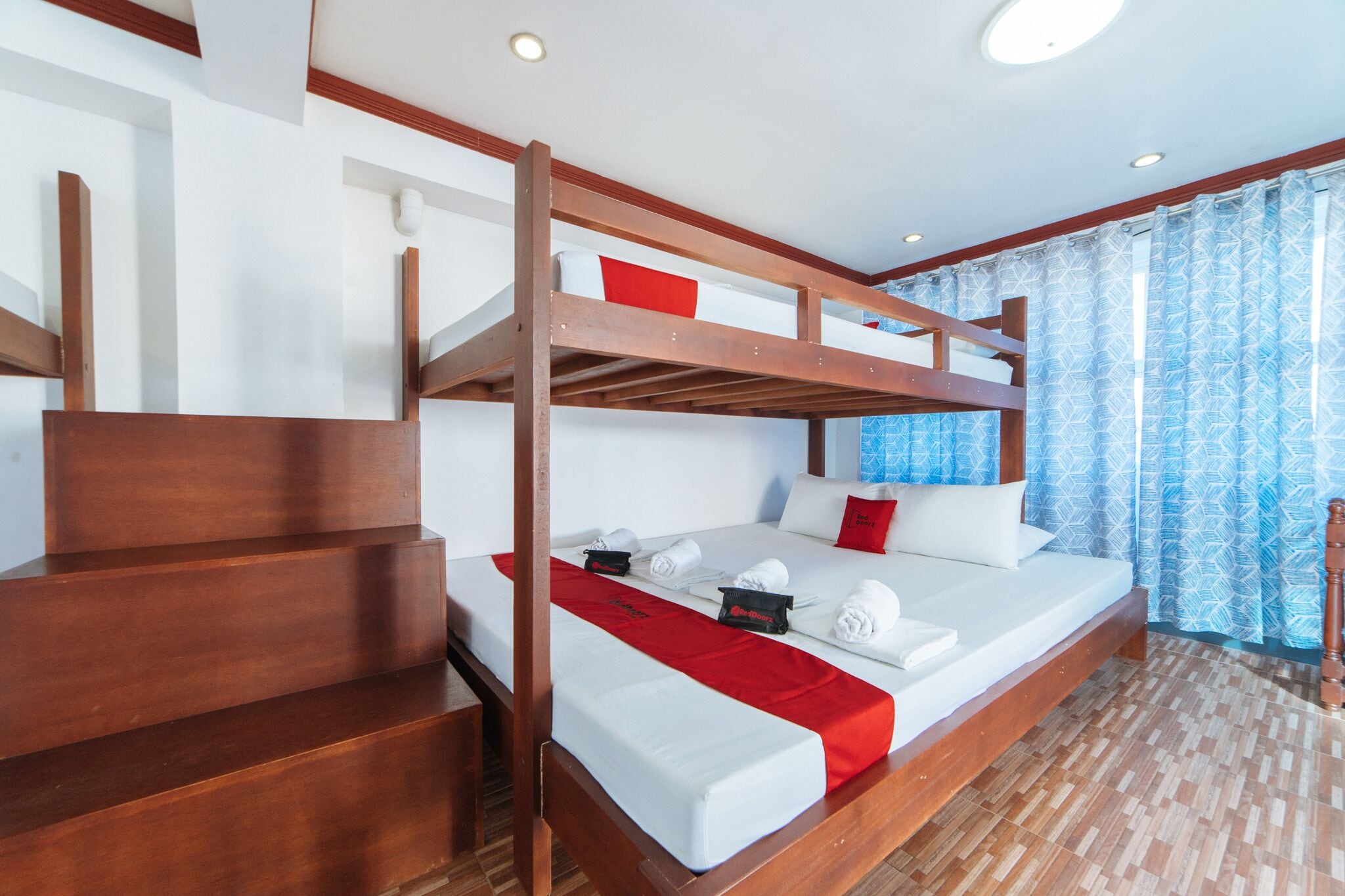 Studio Suite | Bàn, truy cập Internet không dây miễn phí 