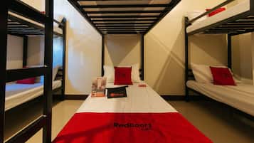 Family Room | Desk, bed sheets