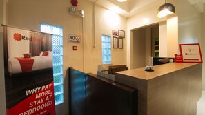 Interior - RedDoorz @ Golite Old Albay - Hostel (Legazpi)