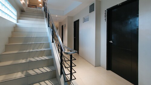 RedDoorz @ Golite Old Albay - Hostel