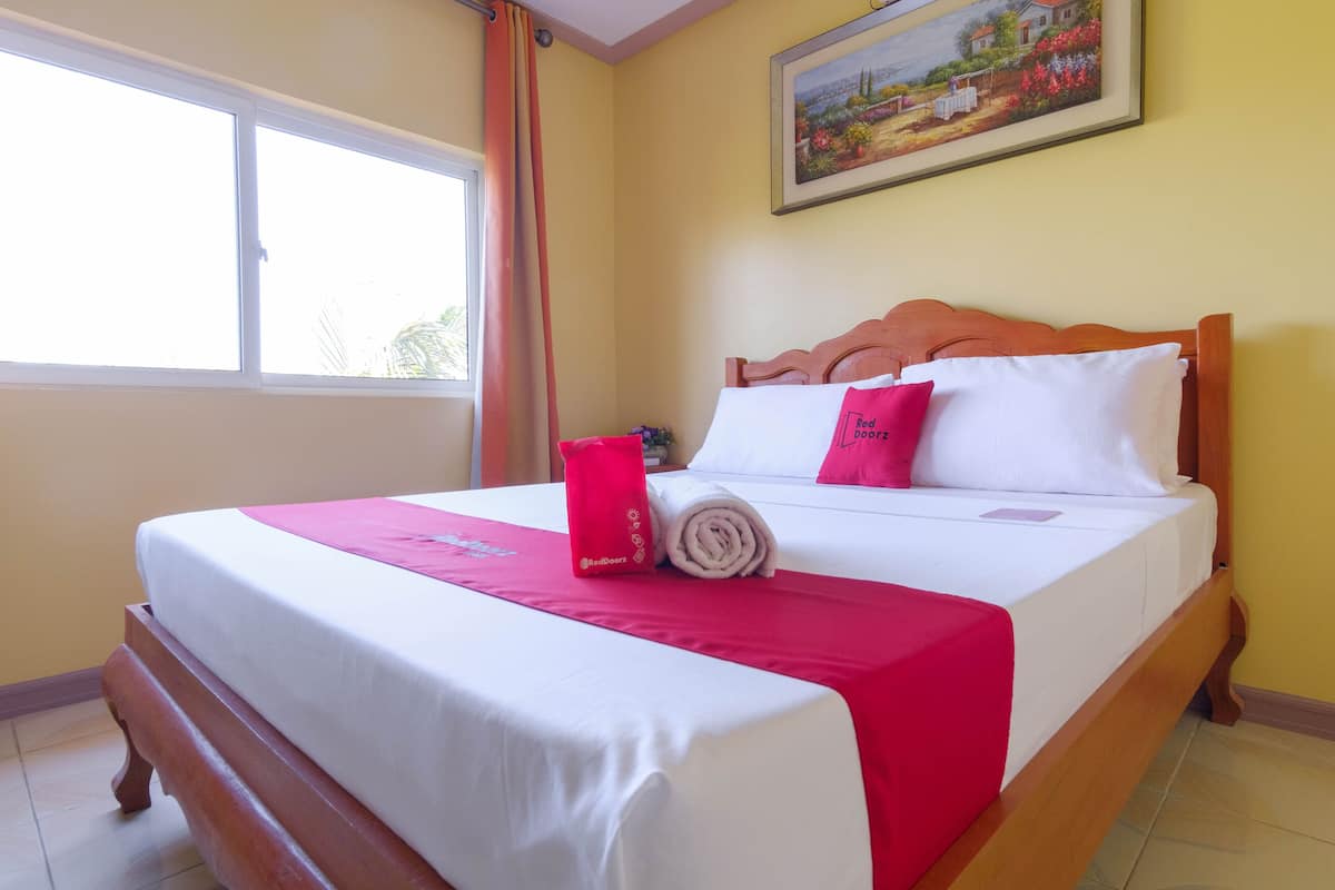 Double Room (Reddoorz) | Desk, free WiFi, bed sheets