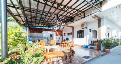 RedDoorz @ Bonifacio Extn Baler