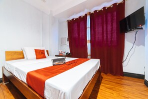 Double Room (Reddoorz) | Desk, free WiFi, bed sheets