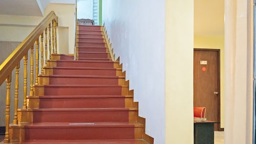 RedDoorz near Baclay Drive Super Metro