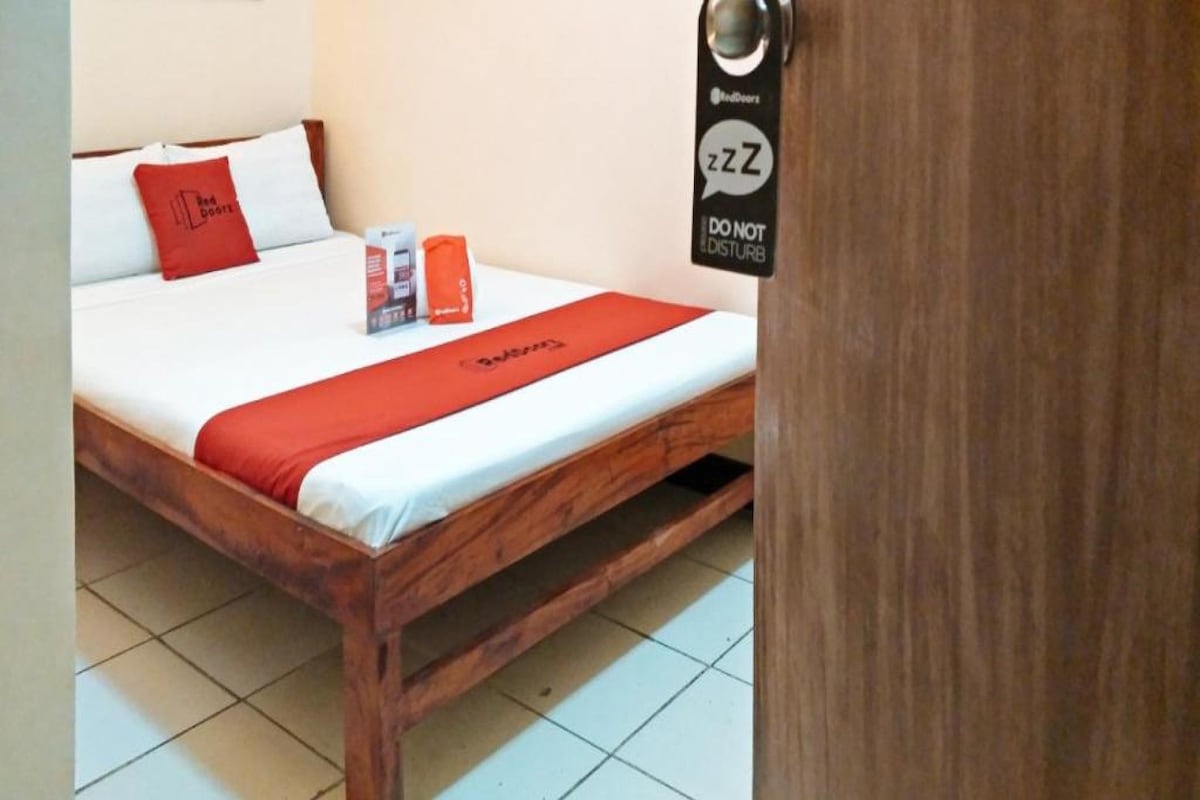 REDDOORZ ROOM