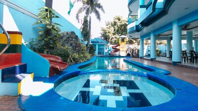 RedDoorz Plus @ Villa Gloria Taguig