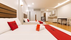 Estudio familiar | Escritorio y ropa de cama