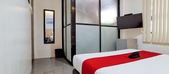 RedDoorz near Trade School Gensan