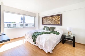 3 bedrooms, laptop workspace, iron/ironing board, bed sheets - Juriquilla Santa Fe, la Mejor Ubicación (Querétaro)