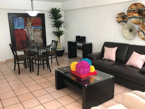 TV - Espacio, King Size, Zona Centro (Querétaro)