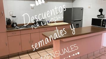 Parrilla de estufa y utensilios de cocina