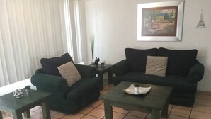 TV - El Prado, Av. Zaragoza, 1 Recamara (Querétaro)