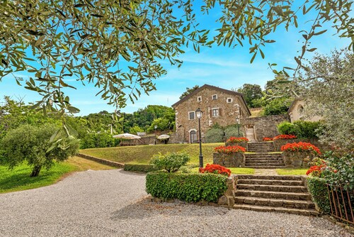 Convento La Perla - an old renovated private villa with swimming pool in Carrara