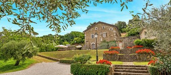 Convento La Perla - an old renovated private villa with swimming pool in Carrara