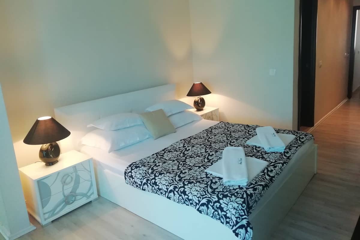 Suite estudio | Cortinas blackout, insonorización, wifi gratis y ropa de cama