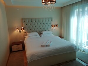 Luxury Studio Suite | Blackout drapes, soundproofing, free WiFi, bed sheets - Apartments and rooms Grand Palazzo (Budva)