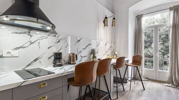 Superior Apartment, Balcony (Captain Arthur) | Private kitchen | Fridge, microwave, stovetop, electric kettle