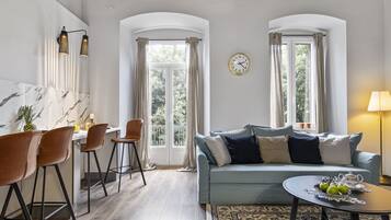 Superior Apartment, Balcony (Captain Arthur) | Living area | Flat-screen TV